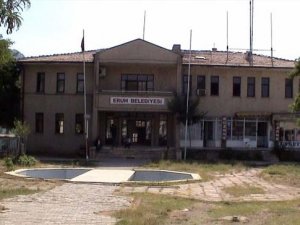 Terör destekçisi belediye başkanı görevden alındı