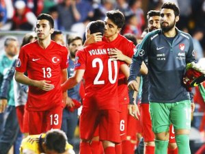 Hiç maça çıkmadan 490 bin lira prim aldı!