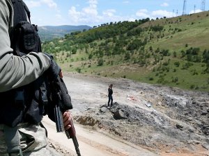 Ağrı'da çatışma: 2 PKK'lı öldürüldü