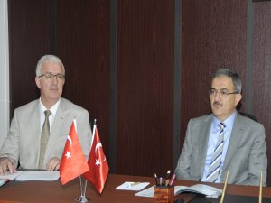 Rektör Şahin, Turizm Fakültesi’nin akademik kurul toplantısına katıldı