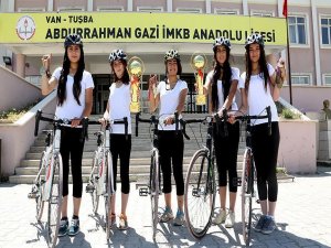 Vanlı kız öğrencilerin büyük başarısı