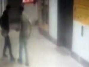 Terörist kahraman polise böyle ateş etti