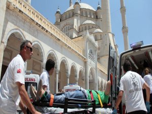Adana'da cuma sırasında canlı bomba alarmı!