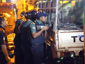 Bangladeş'te rehine krizi