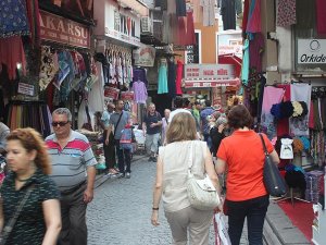 Çarşı pazarda bayram hareketliliği