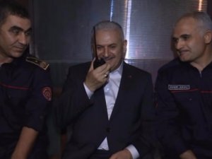 Başbakan Yıldırım telsizden anons geçti