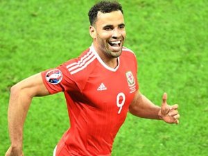 EURO 2016'da Maçın Adamı Seçilen Kanu'nun Takımı Yok
