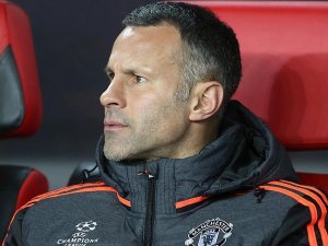 Giggs Manchester United'dan resmen ayrıldı