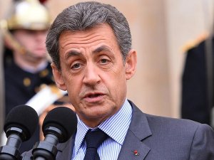 Sarkozy'den cumhurbaşkanlığı yarışı sinyali