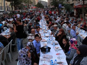 12 bin kişi birlikte iftar yaptı