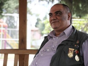 'Bu ülkenin seveni, polisi, askeri bitmez'