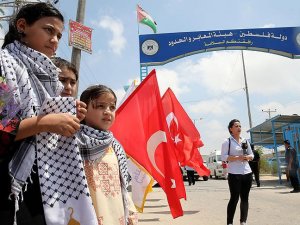 Türkiye'nin yardımları Gazze'de coşkuyla karşılandı
