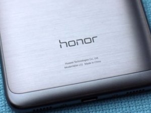 Huawei'den dev telefon