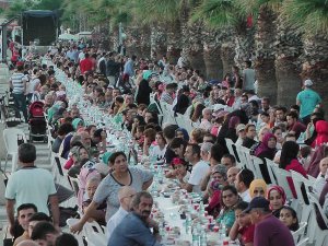 İstanbul Büyükşehir Belediyesi 750 bin kişiyi iftarda buluşturdu
