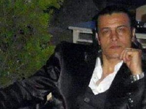 Sanatçı evinde ölü bulundu