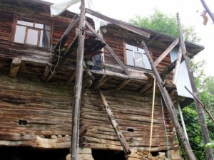 Kastamonu’da balkon çöktü: 1 ölü, 6 yaralı
