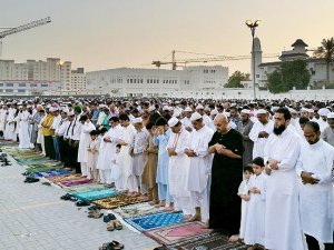 Ramazan Bayramı'nı bir gün geç kutluyorlar