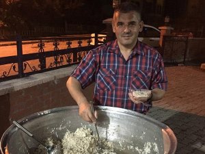 İmamdan yatsı namazı sonrası cemaate yemek