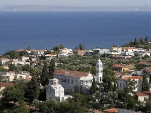 Sakız Adası'nda bin 200 Türk turist mahsur kaldı