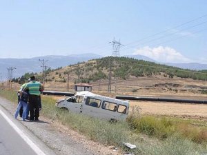 Gaziantep'te otomobil ile minibüs çarpıştı: 11 yaralı