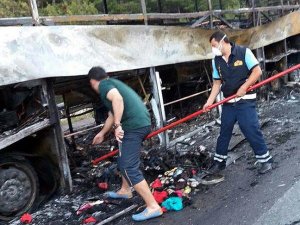 Hareket halindeki otobüs yandı