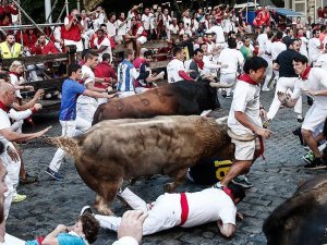 San Fermin'de boğalarla ilk koşu yapıldı