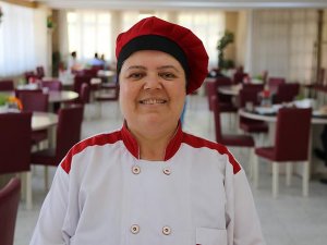 Huzurevinin "manici" aşçısı