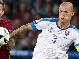 Fenerbahçe Skrtel ile görüşmelere başladı