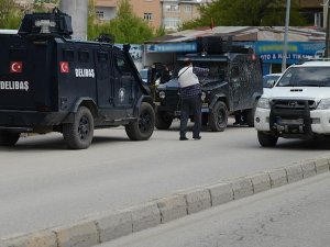 Van'da Hükümet Konağına terör saldırısı