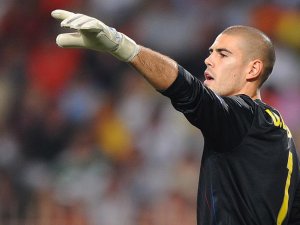 Victor Valdes yeni takımıyla 2 yıllığına anlaştı