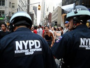 New York'taki 'polis şiddeti' protestolarında 40 gözaltı