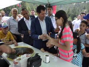 Altunyaldız bayramlaşma programlarına katıldı