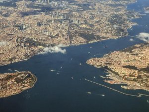 Kabataş'ta meydan düzenlemesi çalışması