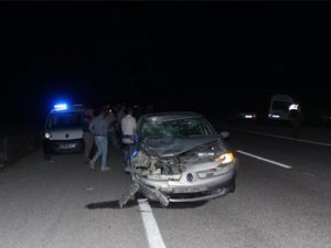 Otomobil motosiklete çarptı: 1 ölü, 1 yaralı