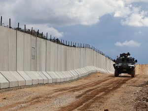 Sınırdan geçmeye çalışan bin 594 kişi yakalandı