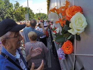 Srebrenitsa kurbanlarının cenazeleri Saraybosna'ya ulaştı
