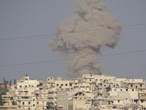 Halep'e vakum bombalı saldırı: 3 ölü 13 yaralı