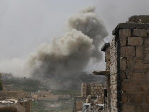 Esed rejimi Halep'in bağlantısını kesti