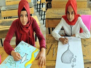Yaptıkları resimle özel okullu oldular