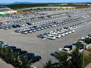 İthal araç satışı yerlilerin iki katını aştı