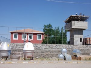Okullar karakollara dönüştürüldü