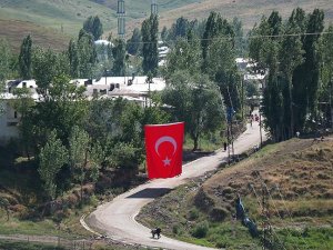 Şehit haberi Kırgız Türklerini yasa boğdu