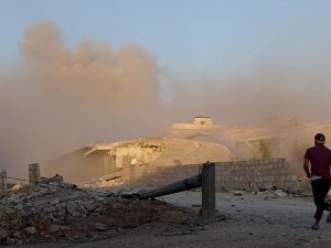 Rus jetleri Halep'te sivilleri vurdu: 4'ü çocuk 19 ölü