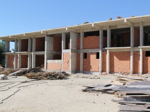 Cihanbeyli'de Gençlik Merkezi inşaatı devam ediyor
