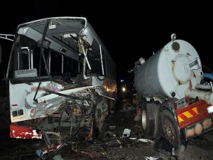 Zambiya'da otobüs tankerle çarpıştı: 12 ölü