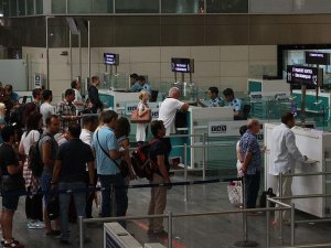 Havayolu yolcu sayısı 6 ayda 80 milyonu aştı