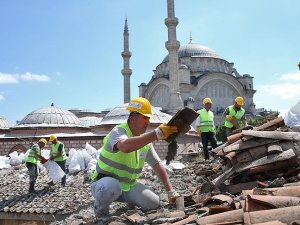 Kapalıçarşı'nın restorasyonu çatıdan başladı