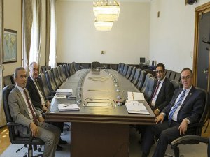 Grup başkanvekilleri İçtüzük değişikliğini görüşmek üzere bir araya geldi