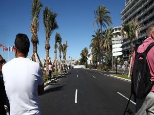 Sahilde 2 kilometrelik ölüm yolu