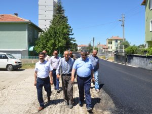 Başkan Özgüven, asfalt çalışmalarını yerinde inceledi